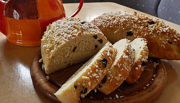 Brote und Brötchen aus hellem Mehl