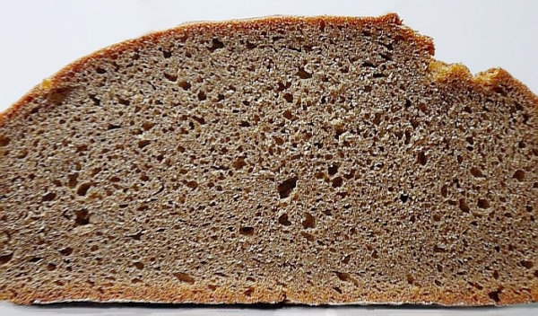 Roggenbrot nur mit Sauerteig gebacken